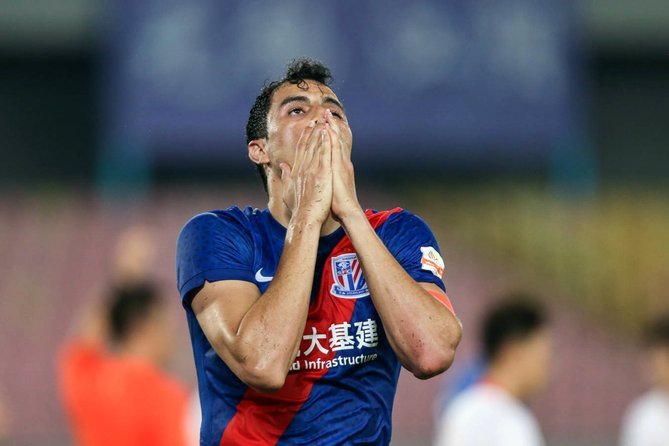 架空了莫雷洛，反而踢的更差，如果要换韩鹏，不如试试莫雷洛