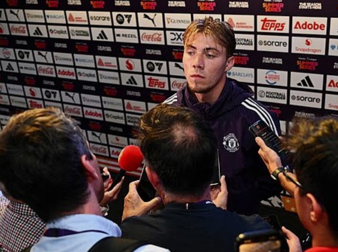 队内射手王！谢什科是本赛季英超曼联队内首位进球上双球员