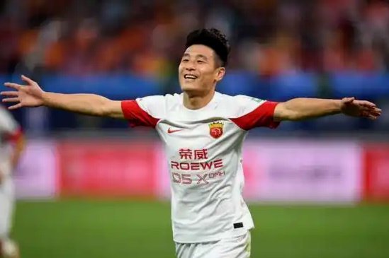 武磊携众弟子为年维泗庆生：传承