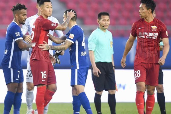 中超：浙江4-1泰山，李小恒、程进破门，王大雷染黄