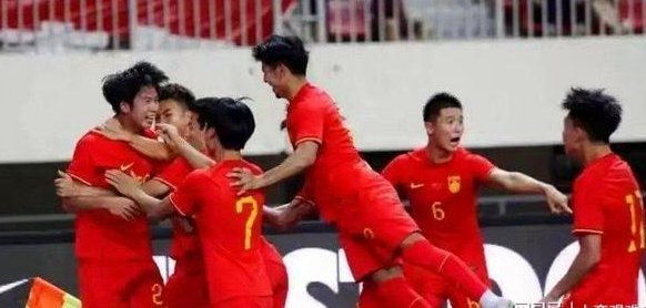 中国U19首发：星将亮相土伦杯