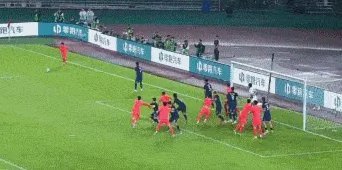 国足半场0-0泰国！张玉宁中柱 刘浩帆险丢球