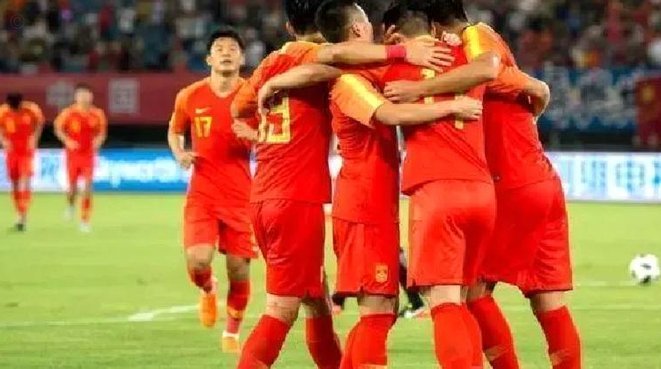 乌兹别克斯坦队放弃控球踢541，为什么依然大败？