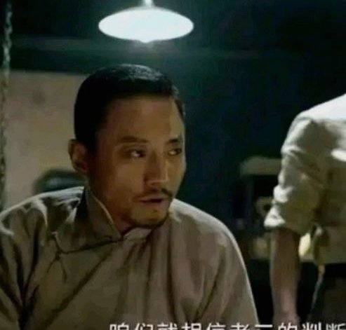 老二打边锋是个不错的选择，掩盖了他转身慢的缺点，还阔以发挥他董爹的45度炸特点