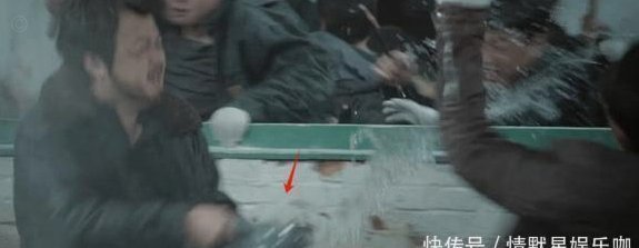 老二打边锋是个不错的选择，掩盖了他转身慢的缺点，还阔以发挥他董爹的45度炸特点