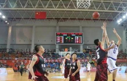 中青赛北一区沈阳1980U13对嗨球U13比赛开始了，各位去看
