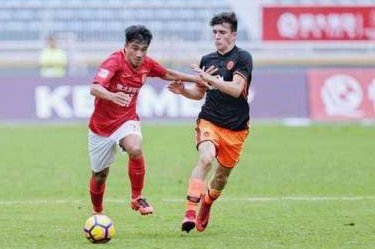 董路：李昊炎已获得参赛证，将正式代表巴萨U15出战